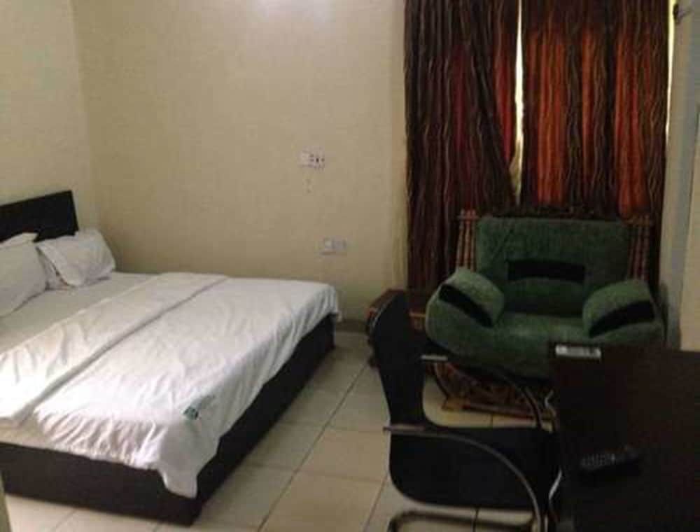 Ekulu Greens Classic Suites