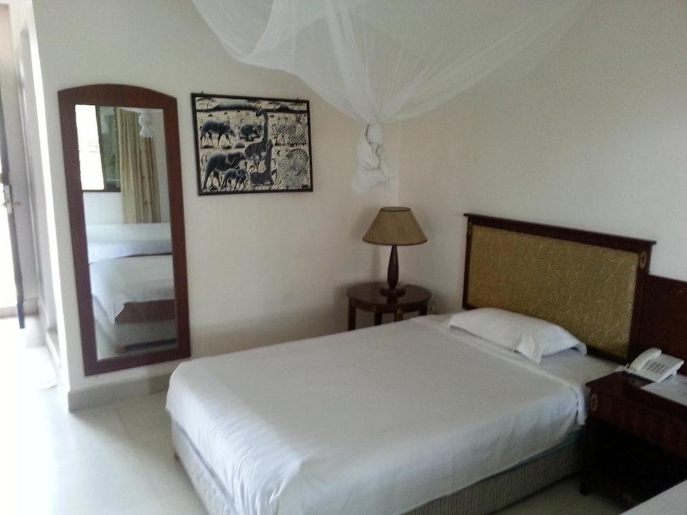 Oceanic Bay Hotel & Resort