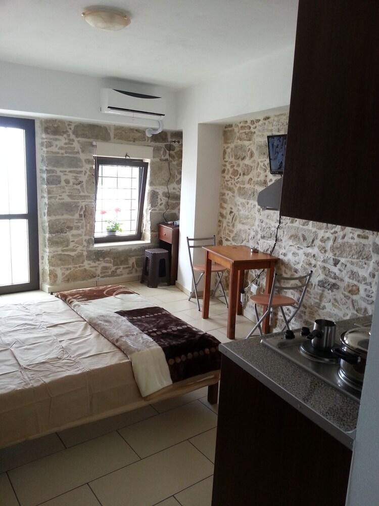 Vintage House Studio's Pitsidia Adults Only