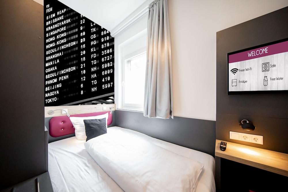 SMARTY Airport Cologne Hotel