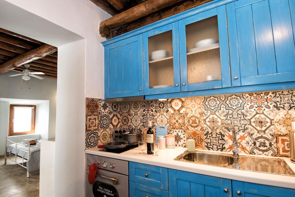 Gavrion's Nest  - Premium Cycladic Studio