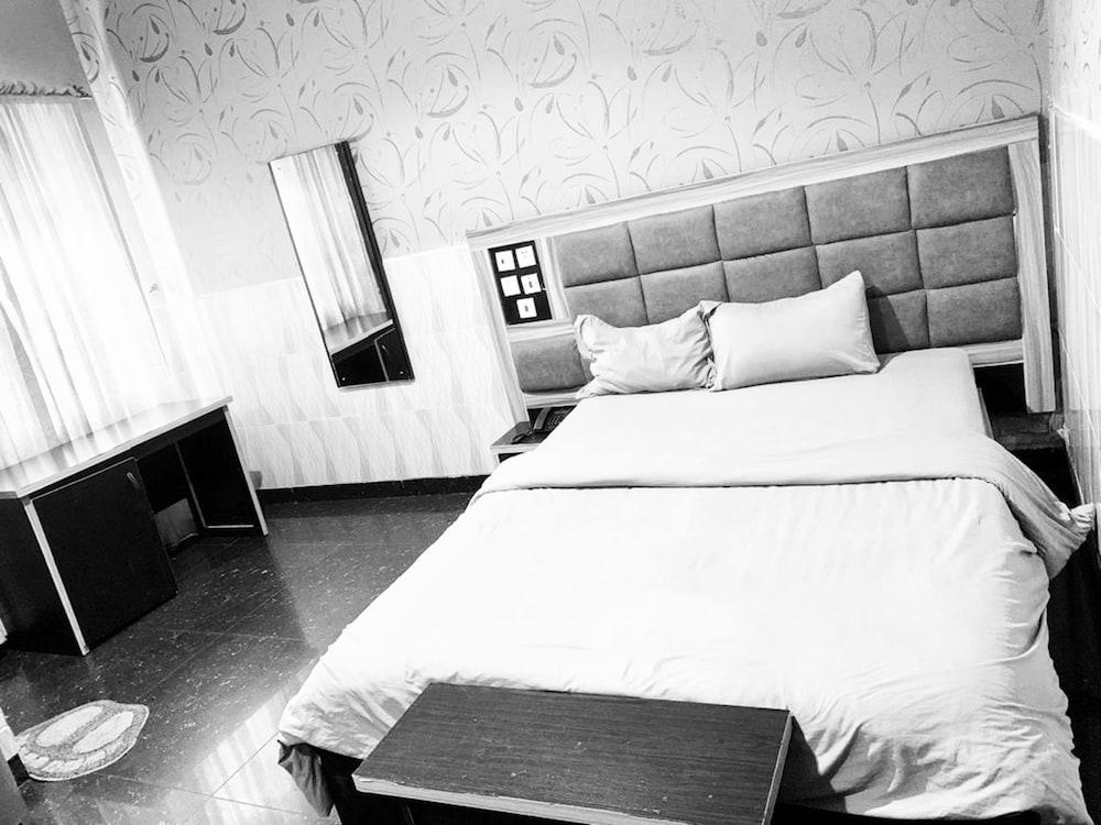 Grace Manor Hotels and Suites