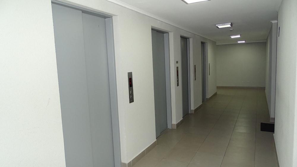 Moneda Express Apart