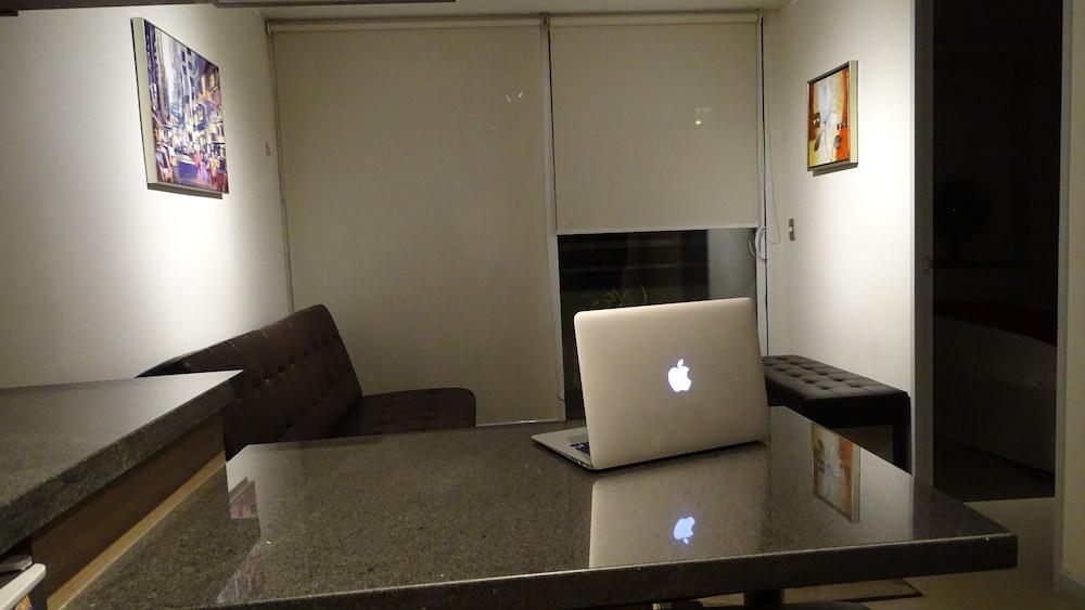 Moneda Express Apart