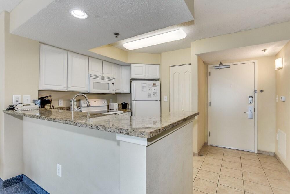 Corner Glass Units With Spectacular Ocean View