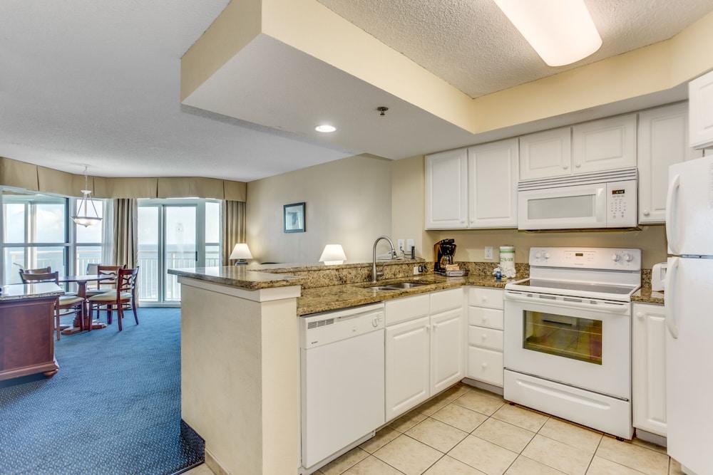 Corner Glass Units With Spectacular Ocean View