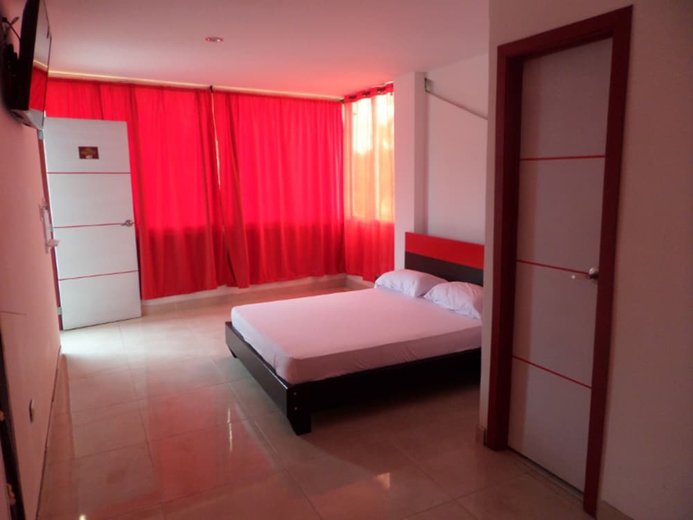 Apartahotel Barcelot