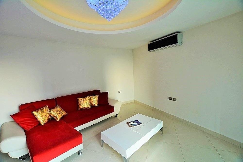 Azura Park Residence