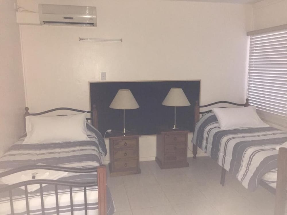 Granville Tavern and Motel