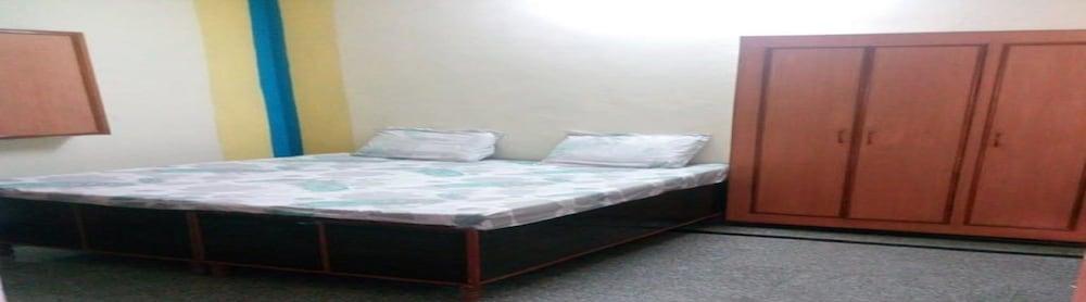 Room Maangta 281 Ashok Vihar