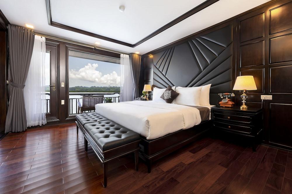 La Regina Legend Cruise