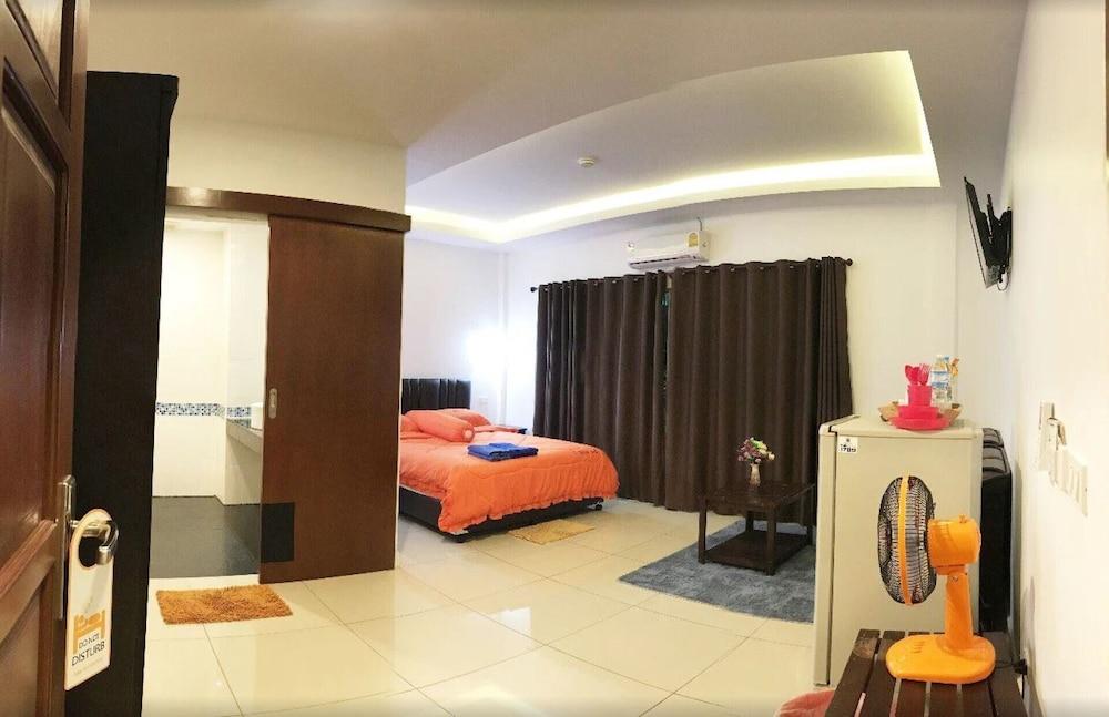 Sawasdee Orange Phuket Guest House