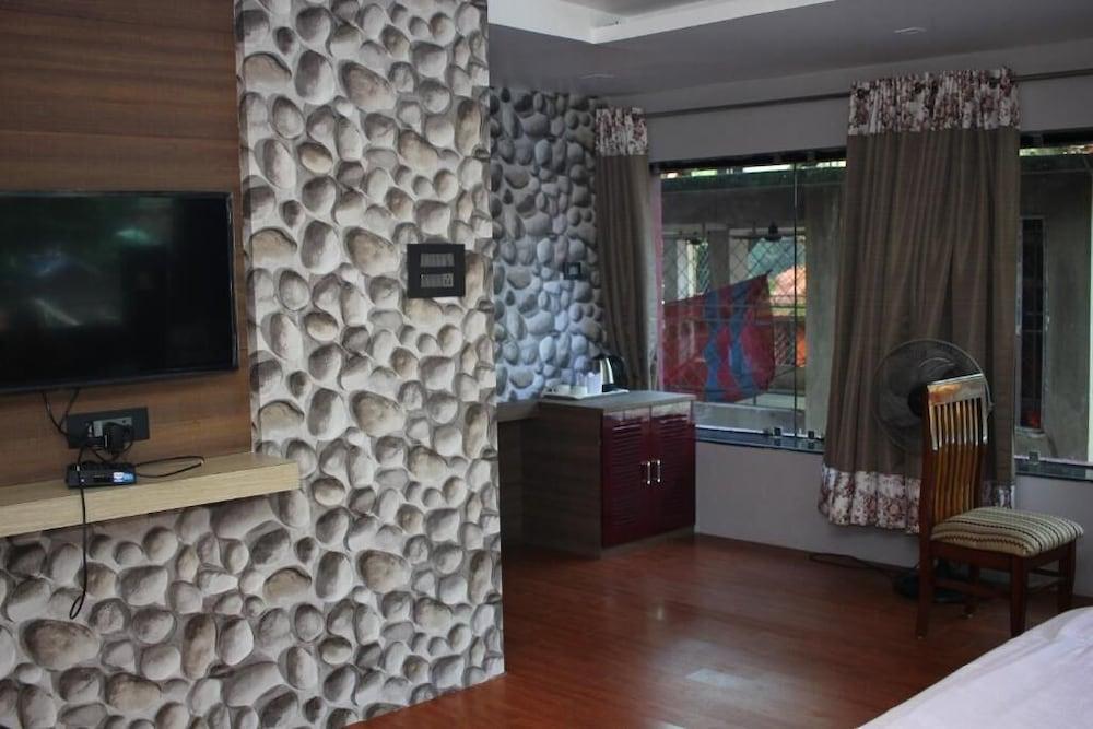 Hotel Shreemoyee Inn