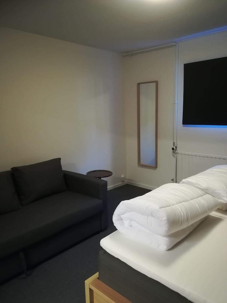 Kustnära Vandrarhem - Hostel