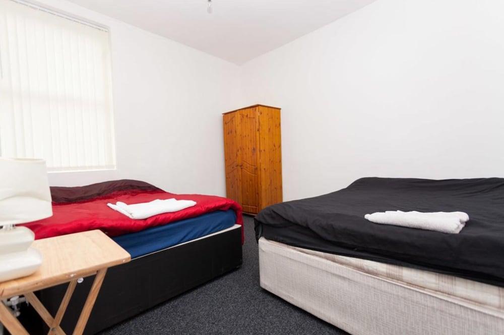 Budget Apartment Shields Road