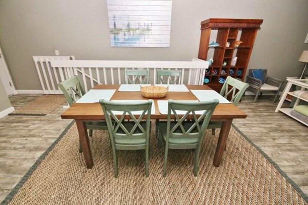 Cedar Island Club E204 Apartment 2