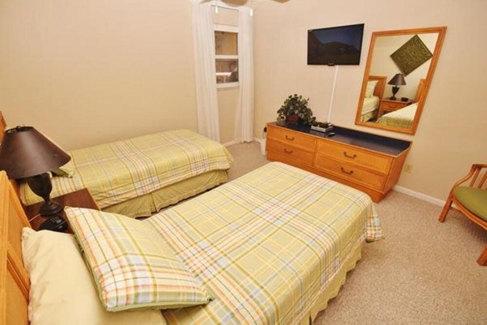 Coastal Waters 400B Apartment 3