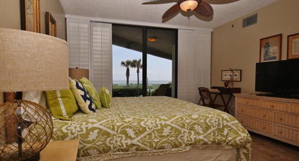 Ebb Tide 102 Apartment 2