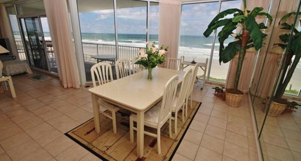 The Ocean 301 Apartment 3