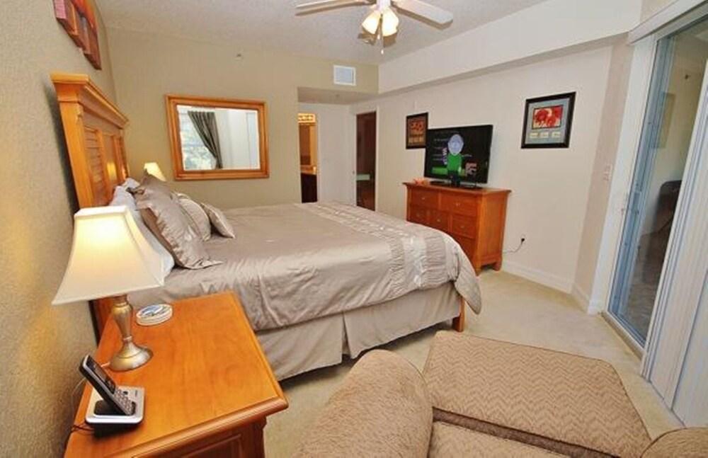 Oceanwalk 12-206 Apartment 2