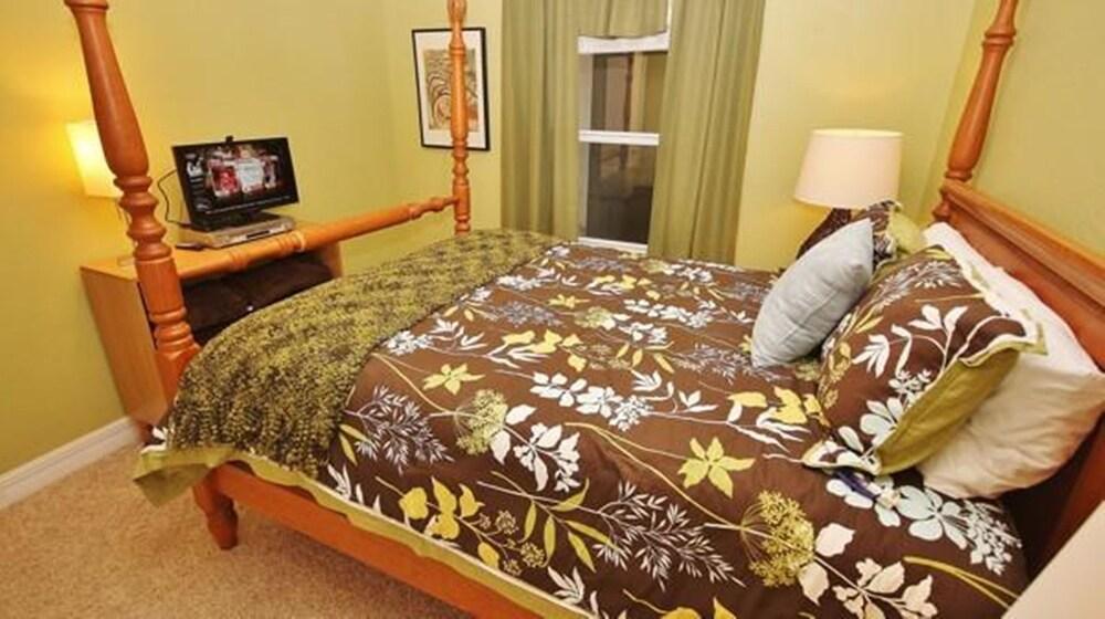 Oceanwalk 13-303 Apartment 3