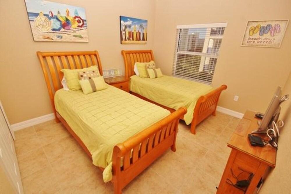 Oceanwalk 13-401 Apartment 3