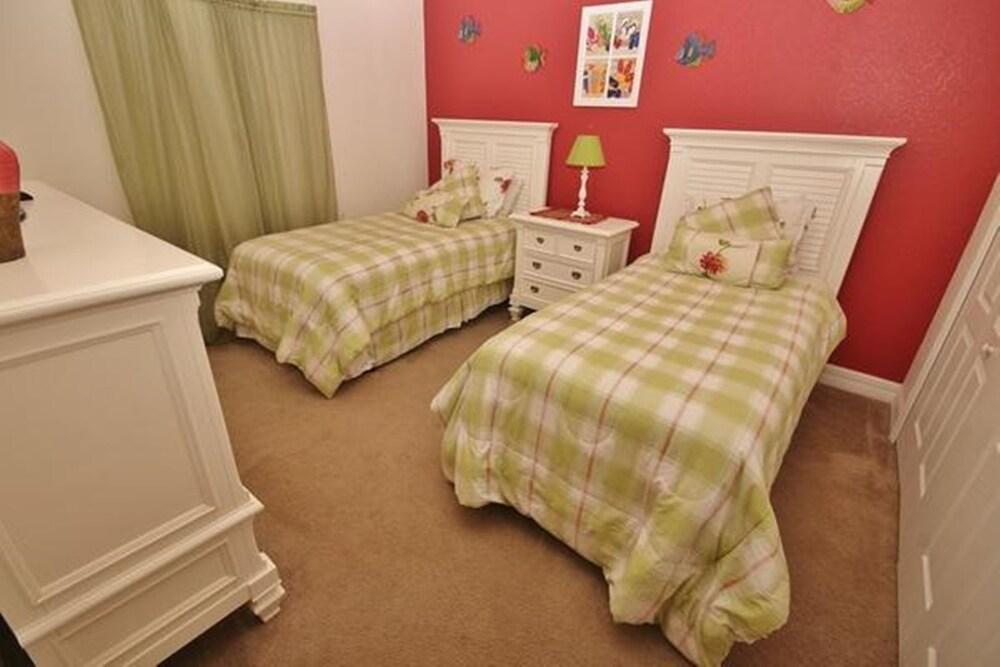 Oceanwalk 13-404 Apartment 3