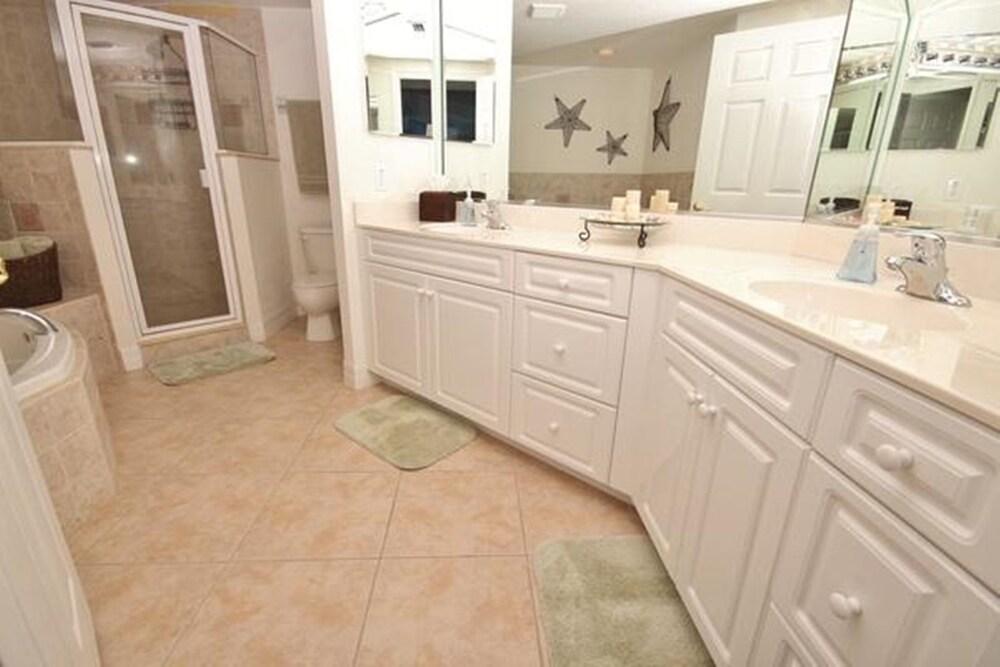 Oceanwalk 14-306 Apartment 2