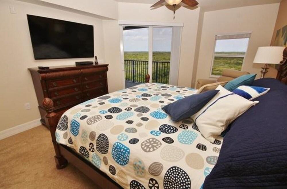 Oceanwalk 17-603 Apartment 3