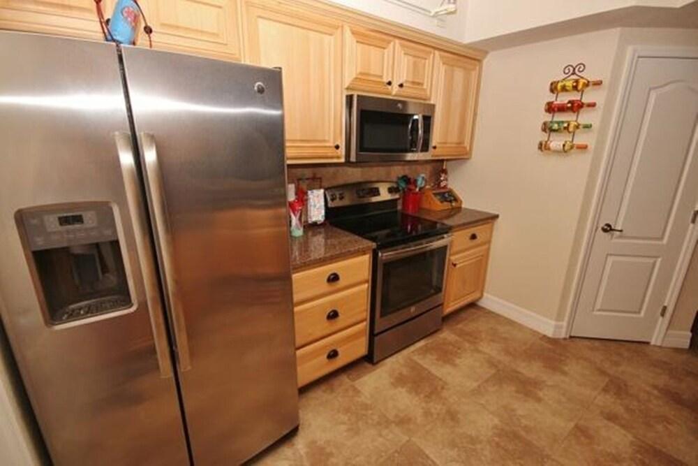 Oceanwalk 18-306 Apartment 2