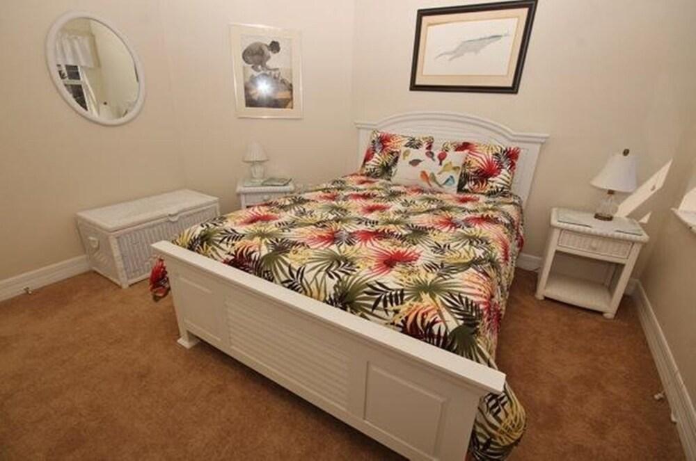 Oceanwalk 18-407 Apartment 3