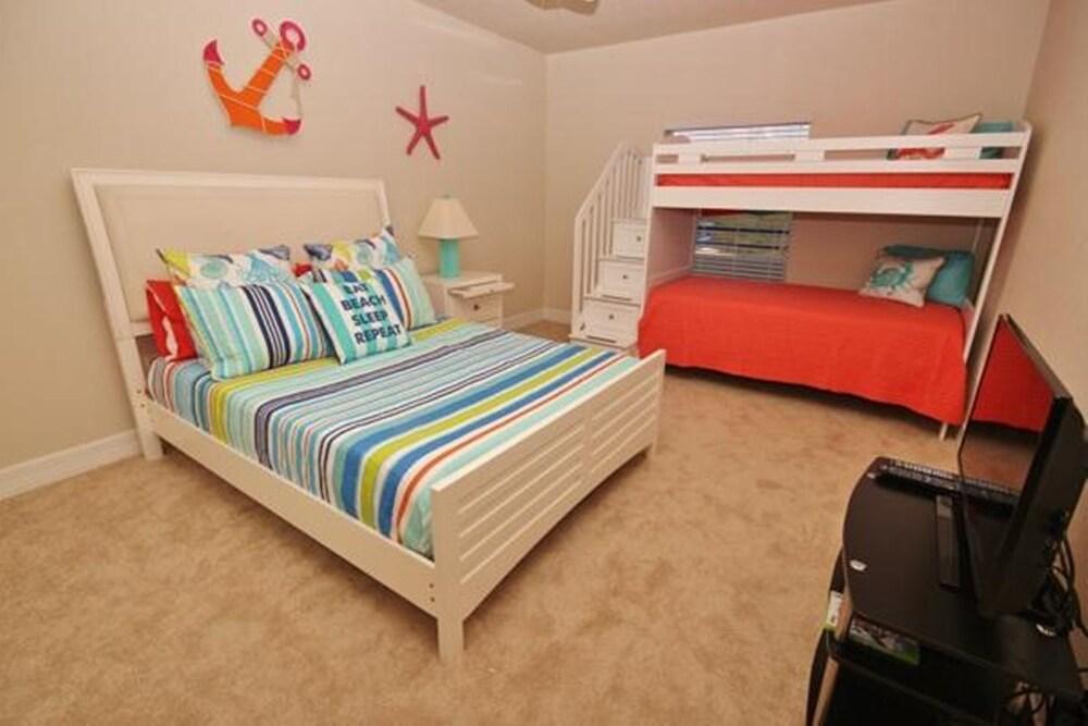 Oceanwalk 18-602 Apartment 3