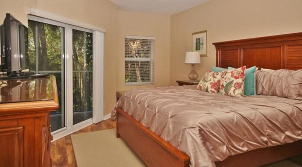 Oceanwalk 7-204 Apartment 3