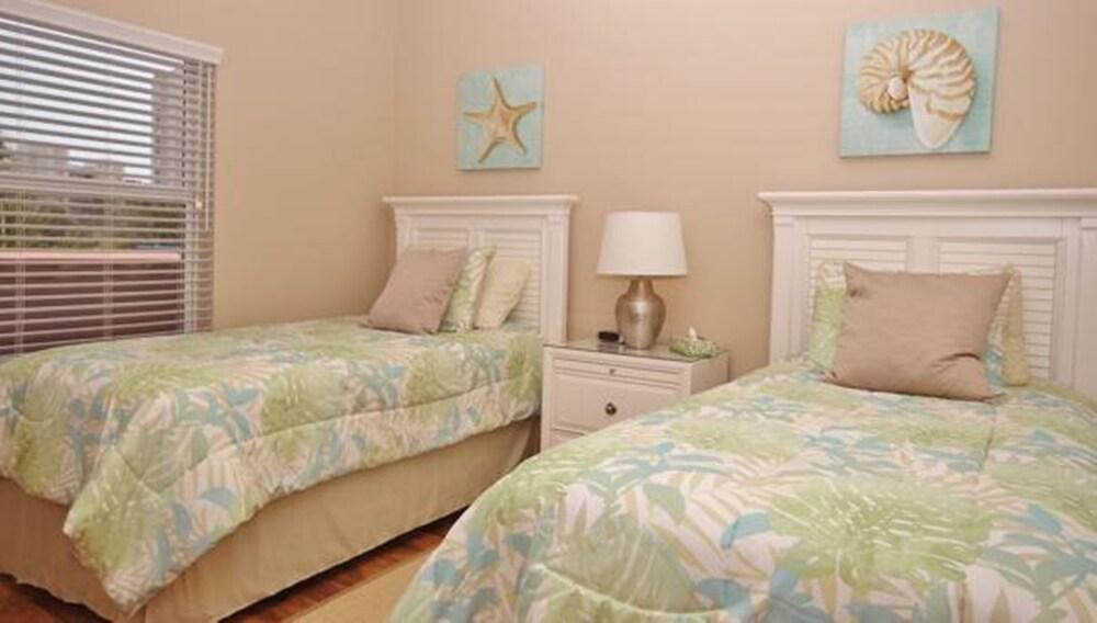 Oceanwalk 7-204 Apartment 3