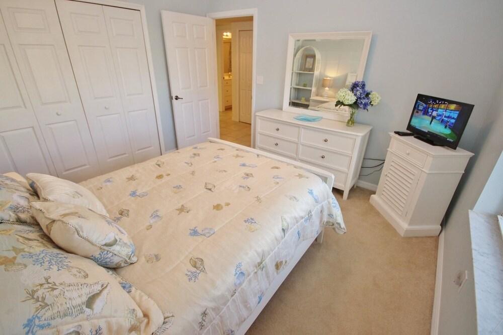 Oceanwalk 9-404 Apartment 3