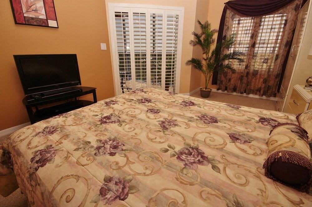 Oceanwalk 9-602 Apartment 3