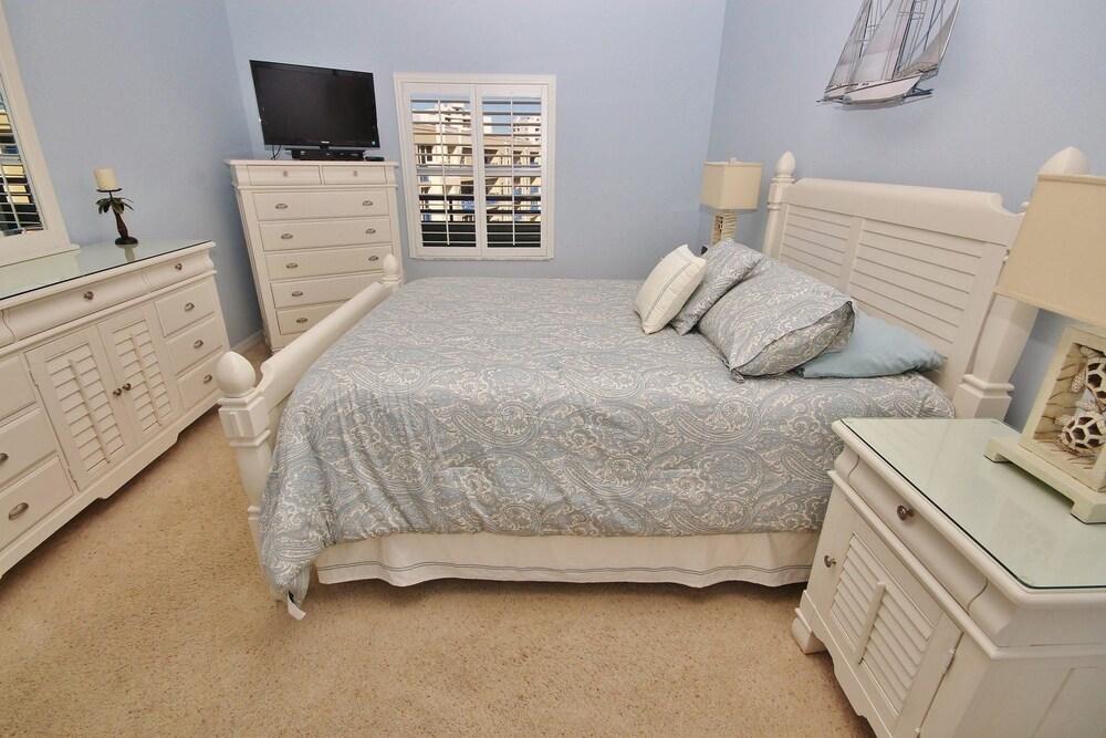 Oceanwalk 9-604 Apartment 3