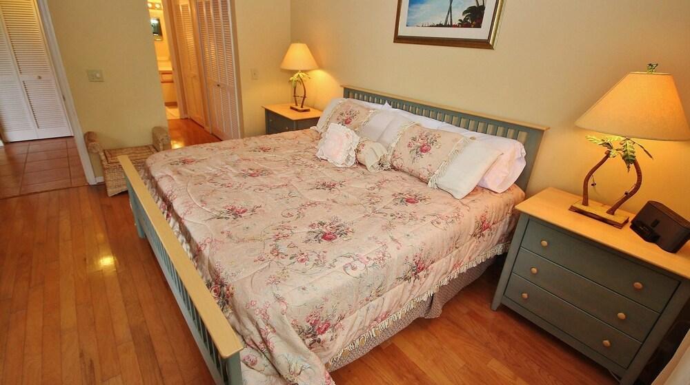 Sea Woods 270 Apartment 3