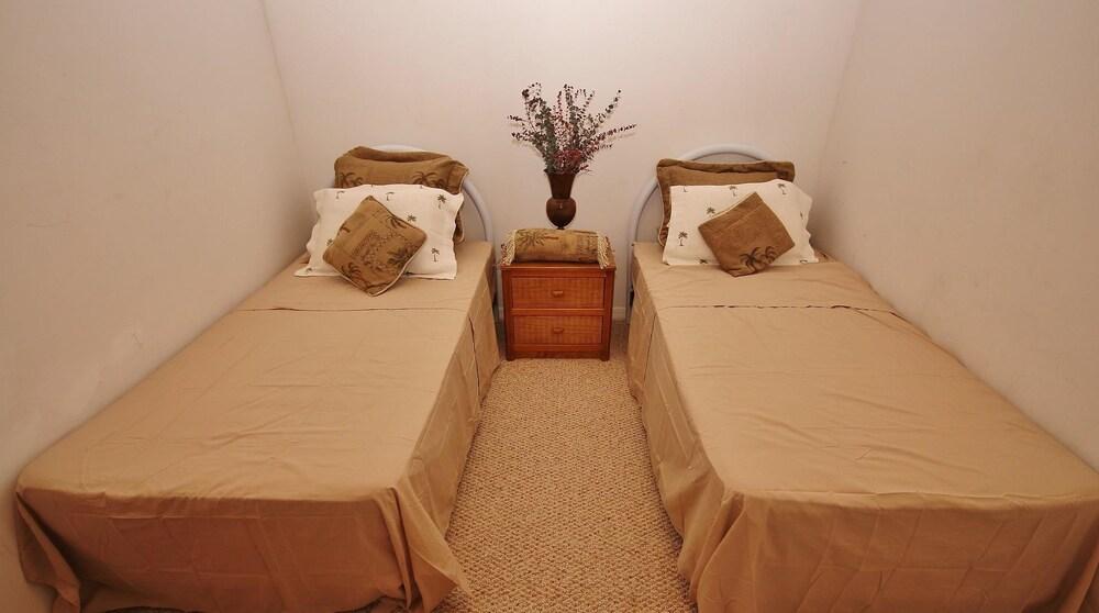 Sea Woods 270 Apartment 3