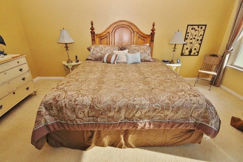 Oceanwalk 15-502 Apartment 2