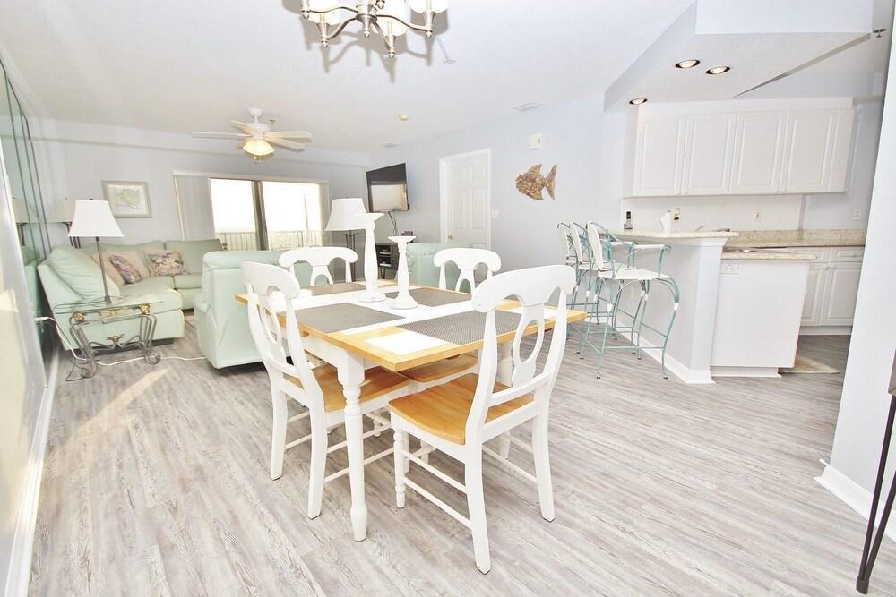 Oceanwalk 6-506 Apartment 2