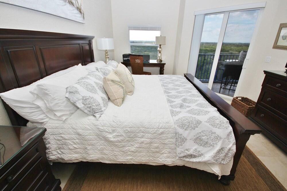 Oceanwalk 19-505 Apartment 3