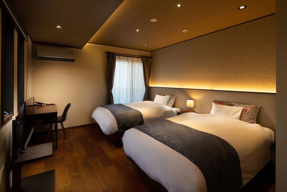 Kanade Toji Minamimon