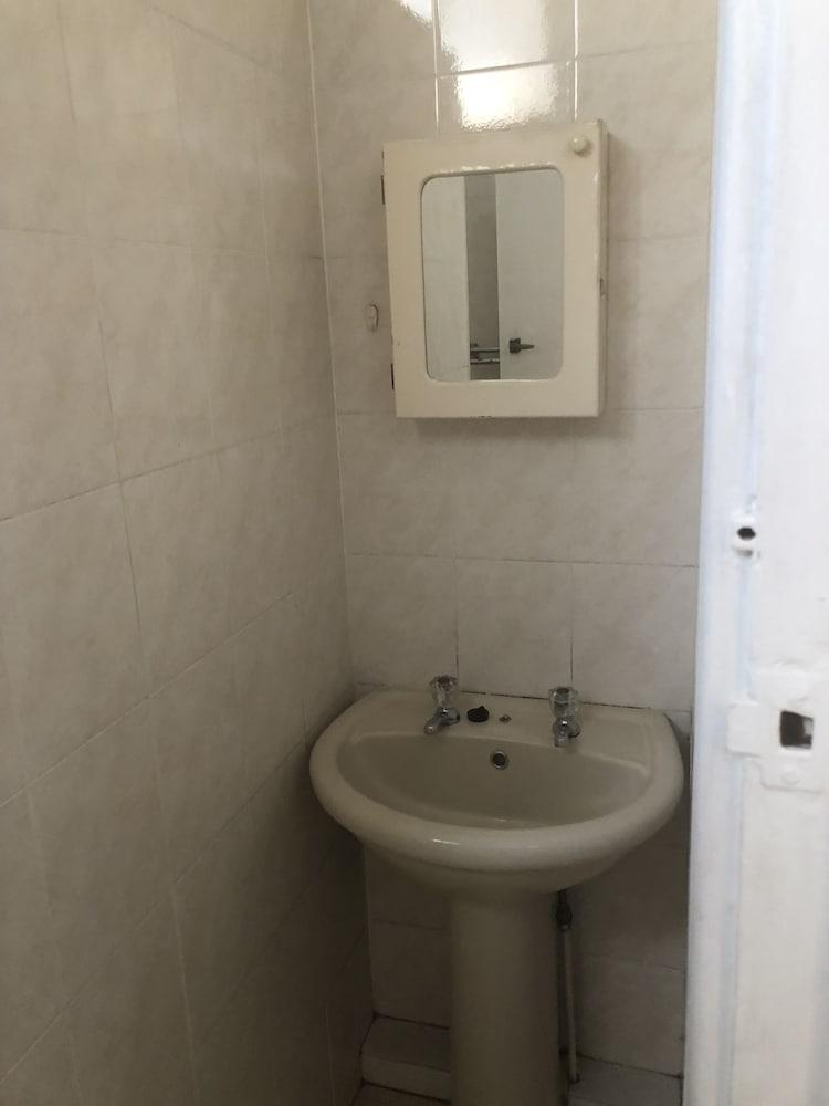 Parkview Hotel Room 318