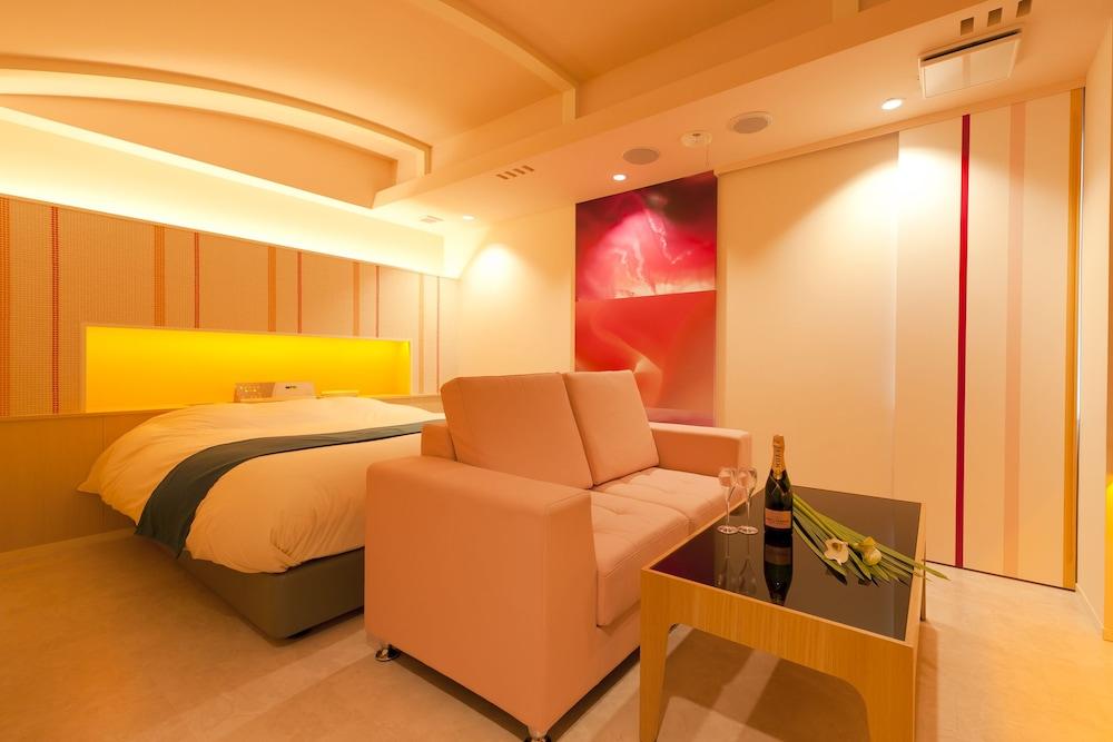 HOTEL IRIS - Adult Only