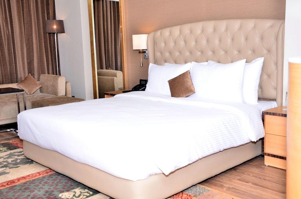 Golden Galaxy Hotels & Resorts