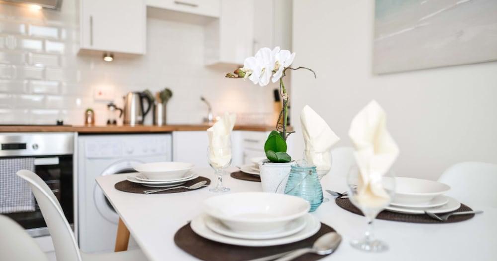 Modern Central Apartment