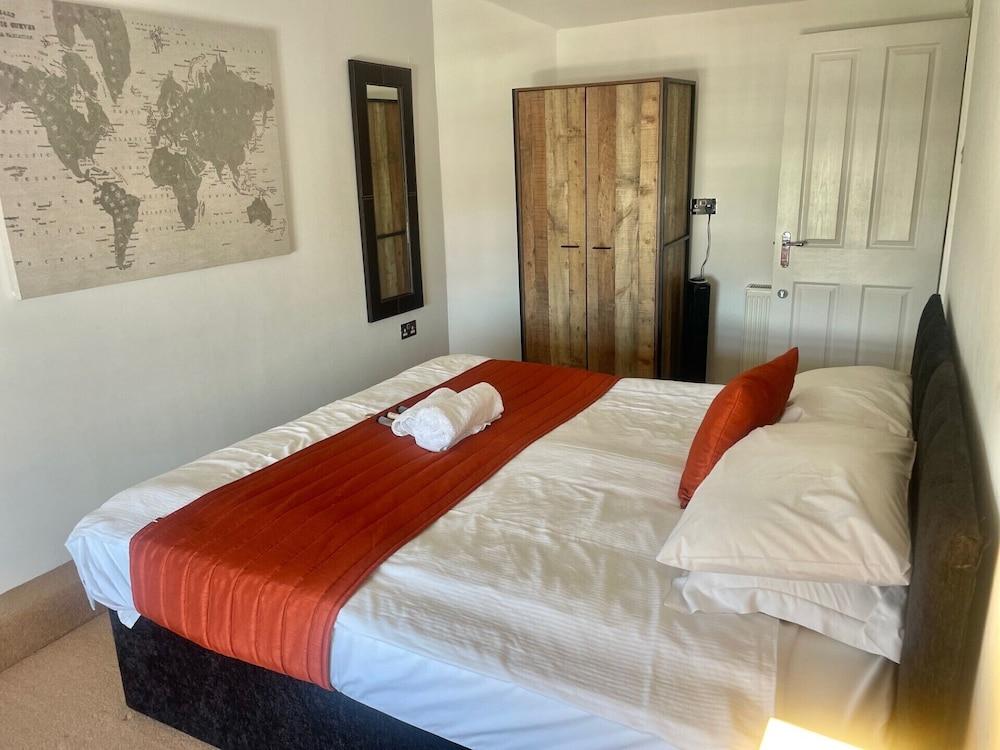 Beach House - Penthouse 3 Bed Apartment