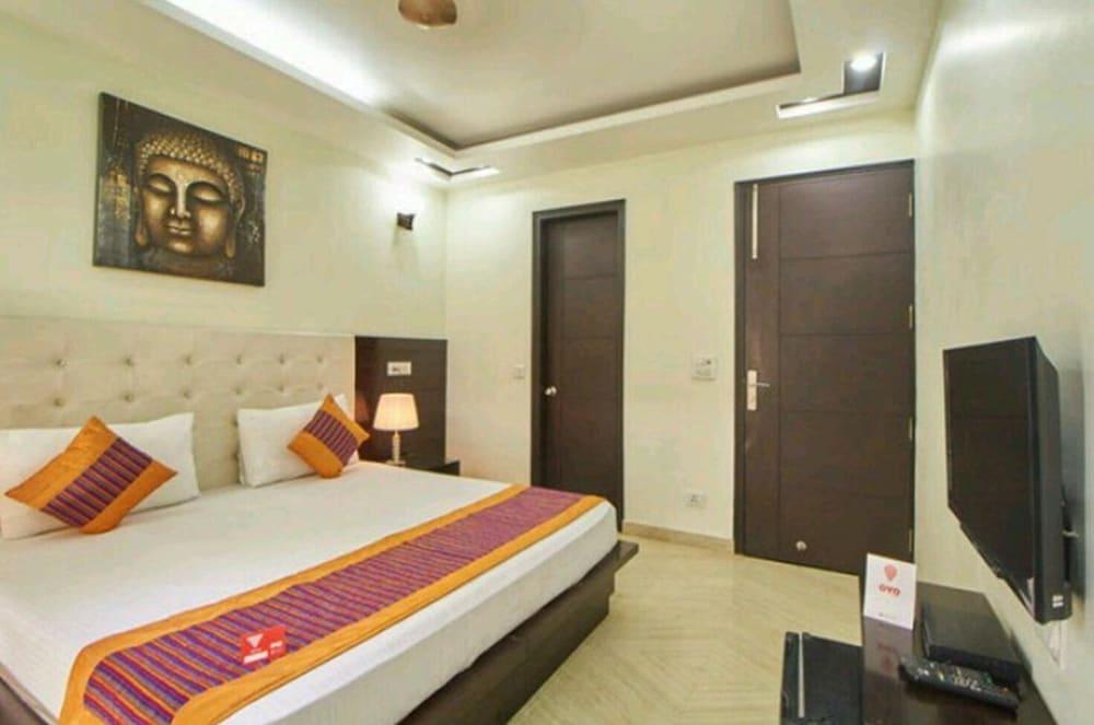 Asian Suites Elite Sector 31