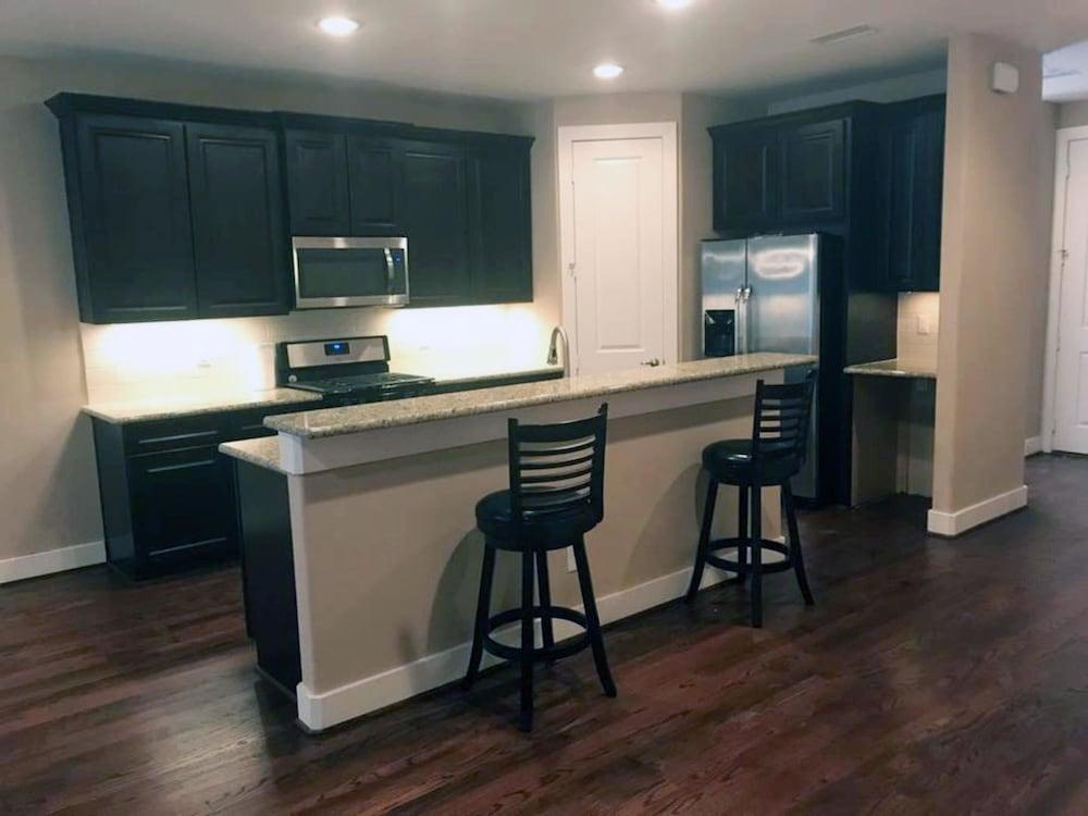 Modern Energy Corridor Corporate Housing